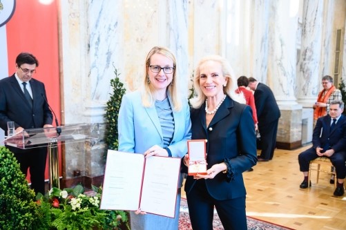 Goldenes Verdienstzeichen der Republik Österreich für Ingeborg Freudenthaler
